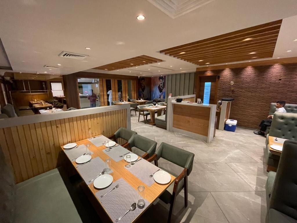 Hotel Endora ปาเตียลา ภายนอก รูปภาพ